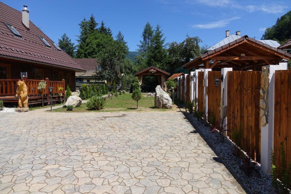 Dvojapartmánová drevenica Mýto Mýto pod Ďumbierom Exterior foto